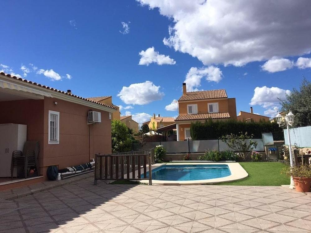La Perla De Oasis Hotel Lliria Bagian luar foto